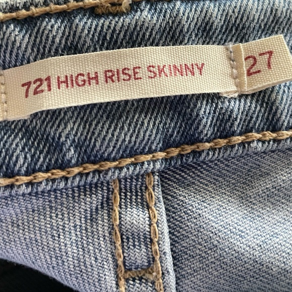 Levi’s 721 High Rise Skinny Jeans - Picture 5 of 5